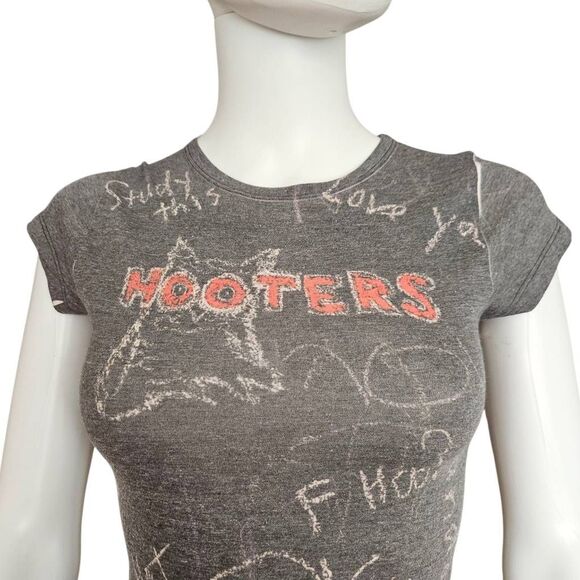 hooters y2k fitted graphic t-shirt - Picture 3 of 7